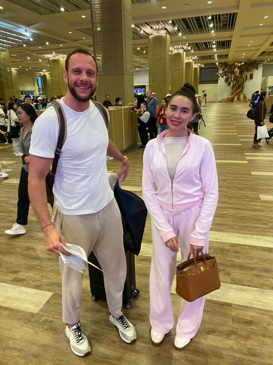 Frazé Bali guests at the airport